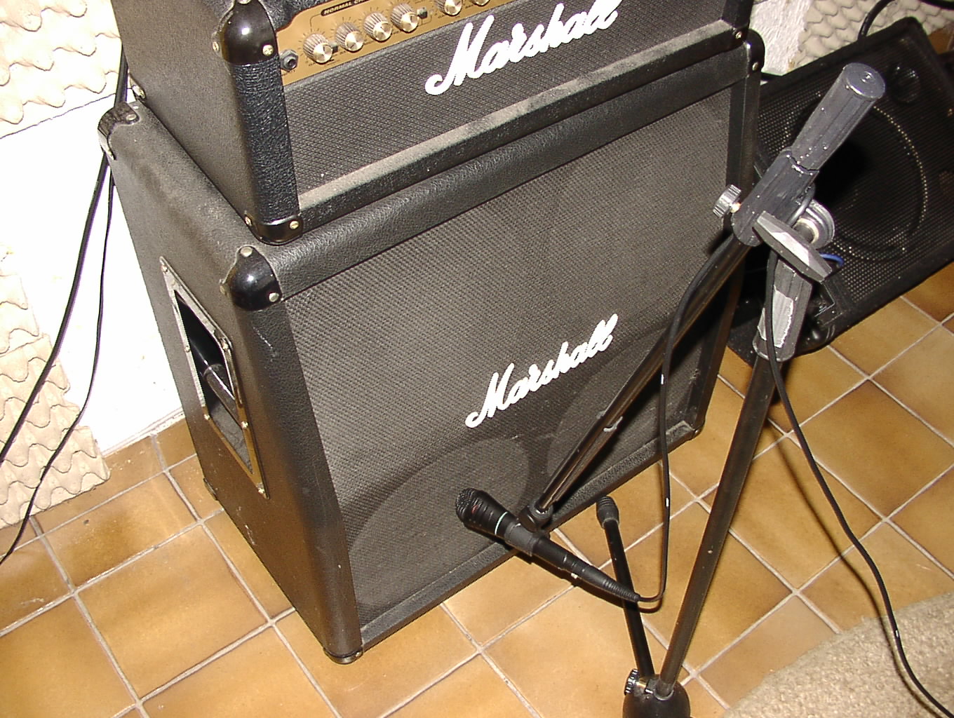 www.n7.eu/images/rockmusik_aus_dem_computer/27-marshall.jpg